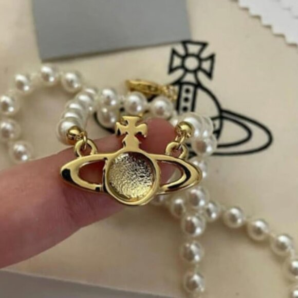 Authentic Vivienne Westwood Mini Bas Relief Pearl NEW  (Gold plate/Silver Plate) - Picture 6 of 15
